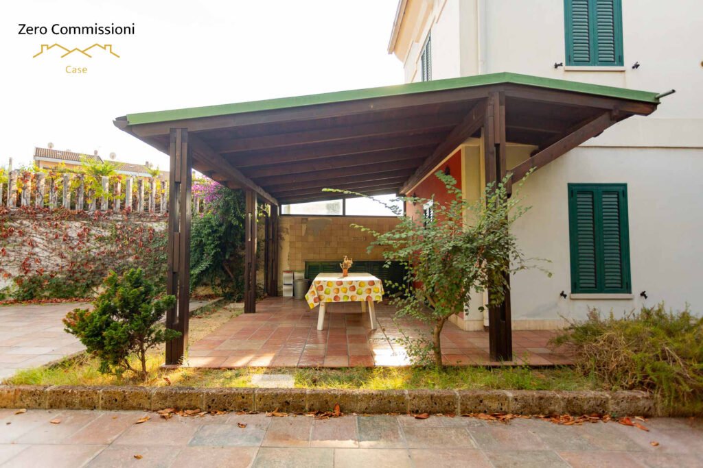 villa indipendente arredata a Cappelle sul Tavo per affitti transitori o foresteria con ampio giardino esterno